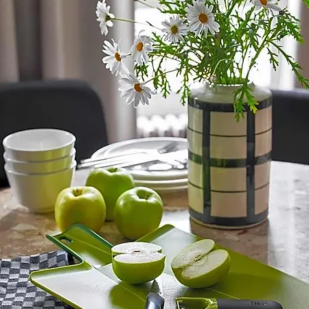 Apartahotel Base - Contactless Check In Lausana