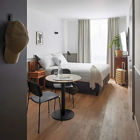 Apartahotel Base - Contactless Check In Lausana