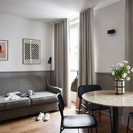 Ξενοδοχείο με διαμερίσματα Base